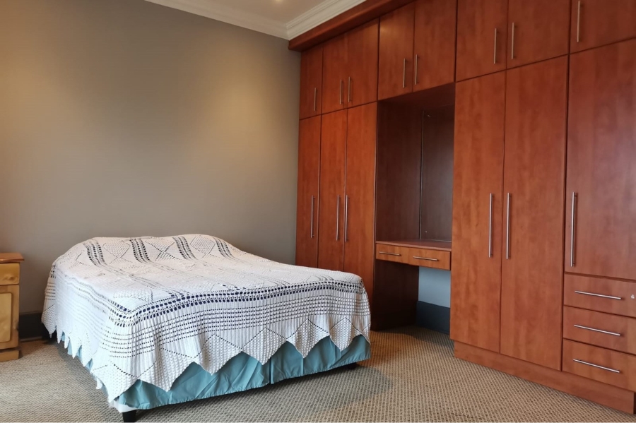 5 Bedroom Property for Sale in Bluewater Bay Eastern Cape